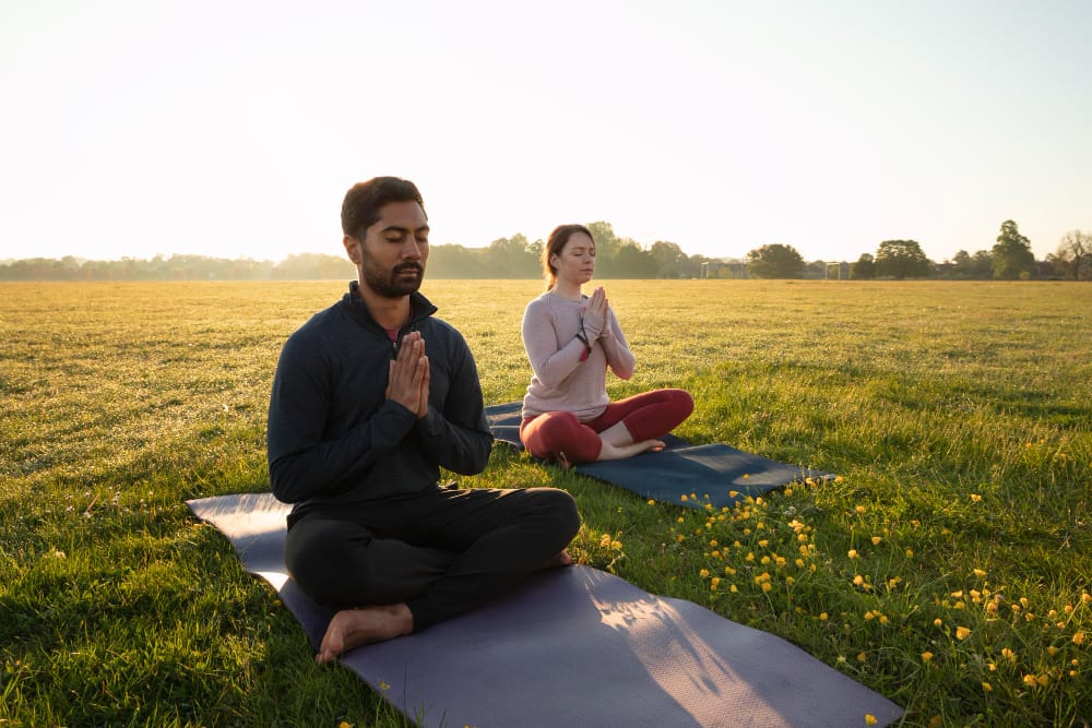 A visual representation of the benefits of guided meditation, highlighting relaxation and improved sleep.