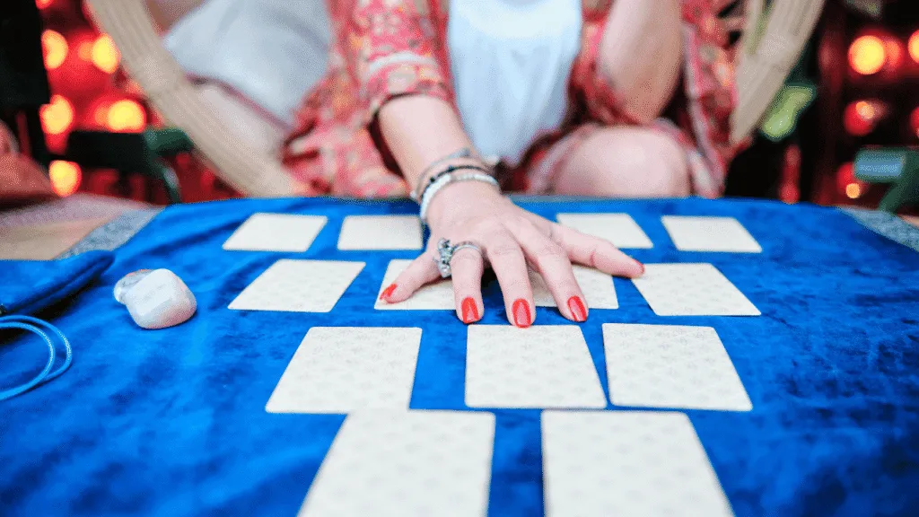 How to Use an Oracle Deck and Common Mistakes Beginners Make