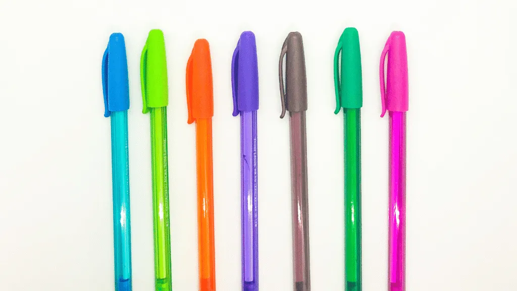 How do different pen colors affect the biblical meaning of pen dreams?