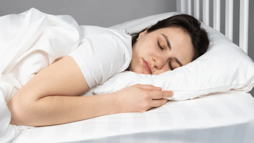 Environmental factors and daily habits that shape nighttime experiences