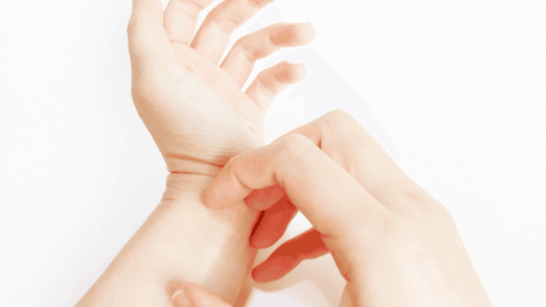 Itchy Fingers Spiritual Meaning: Insights & Interpretations 3 Itchy Fingers Spiritual Meaning